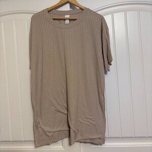 H&M Basic Tunic Top Medium Beige Ribbed Long Line Short Sleeve Crew Neck Loose